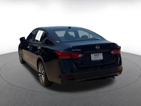 Used 2025 Nissan Altima 2.5 SV FWD image 15