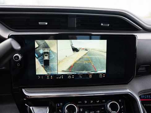 Used 2024 GMC Sierra 2500 Denali w/ Denali Reserve Package image 21