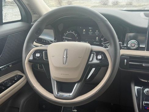 Certified 2022 Lincoln Corsair AWD w/ Equipment Group 101A image 11