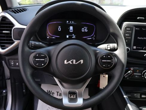 Used 2025 Kia Soul LX FWD image 22