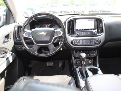 Used 2022 Chevrolet Colorado LT w/ Luxury Package RWD image 14