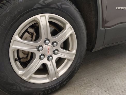 Used 2018 GMC Acadia SLE w/ LPO, Floor Liner Package AWD/4WD image 31