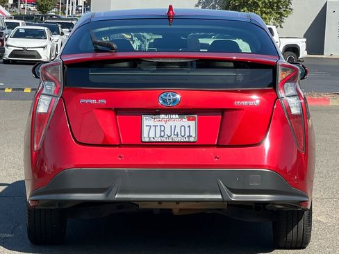 Used 2017 Toyota Prius Three FWD image 8