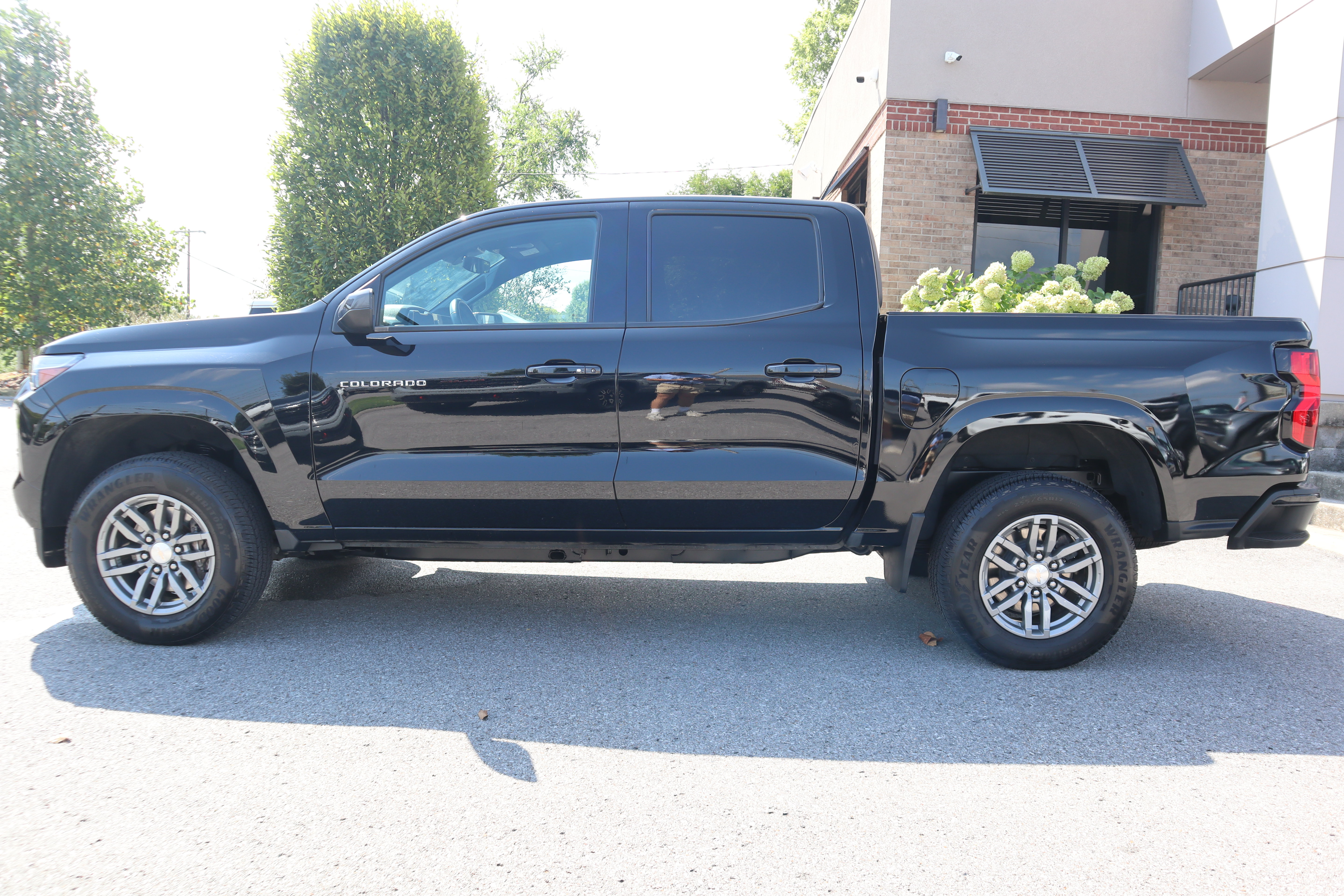 Used 2023 Chevrolet Colorado LT w/ LT Convenience Package RWD image 9