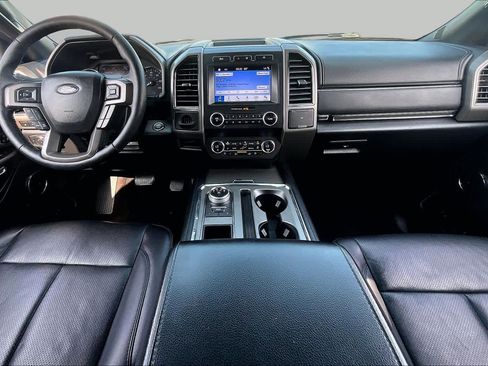 Used 2019 Ford Expedition XLT w/ Equipment Group 202A RWD image 16