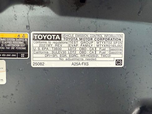 Certified 2021 Toyota Venza LE w/ Carpet Mat Package (TMS) image 34