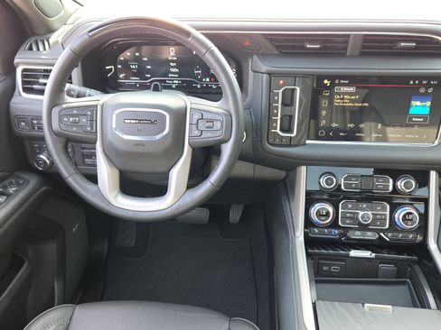 Used 2024 GMC Yukon Denali w/ Advanced Technology Package AWD/4WD image 13