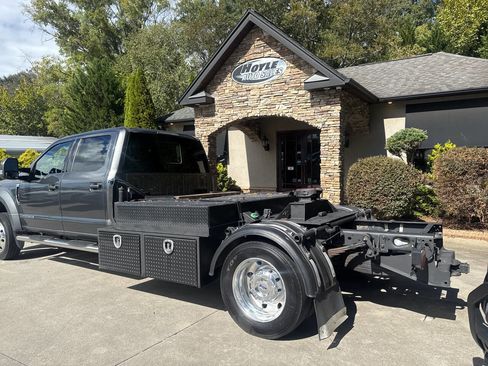 Used 2019 Ford F550 4x4 Crew Cab Super Duty image 3