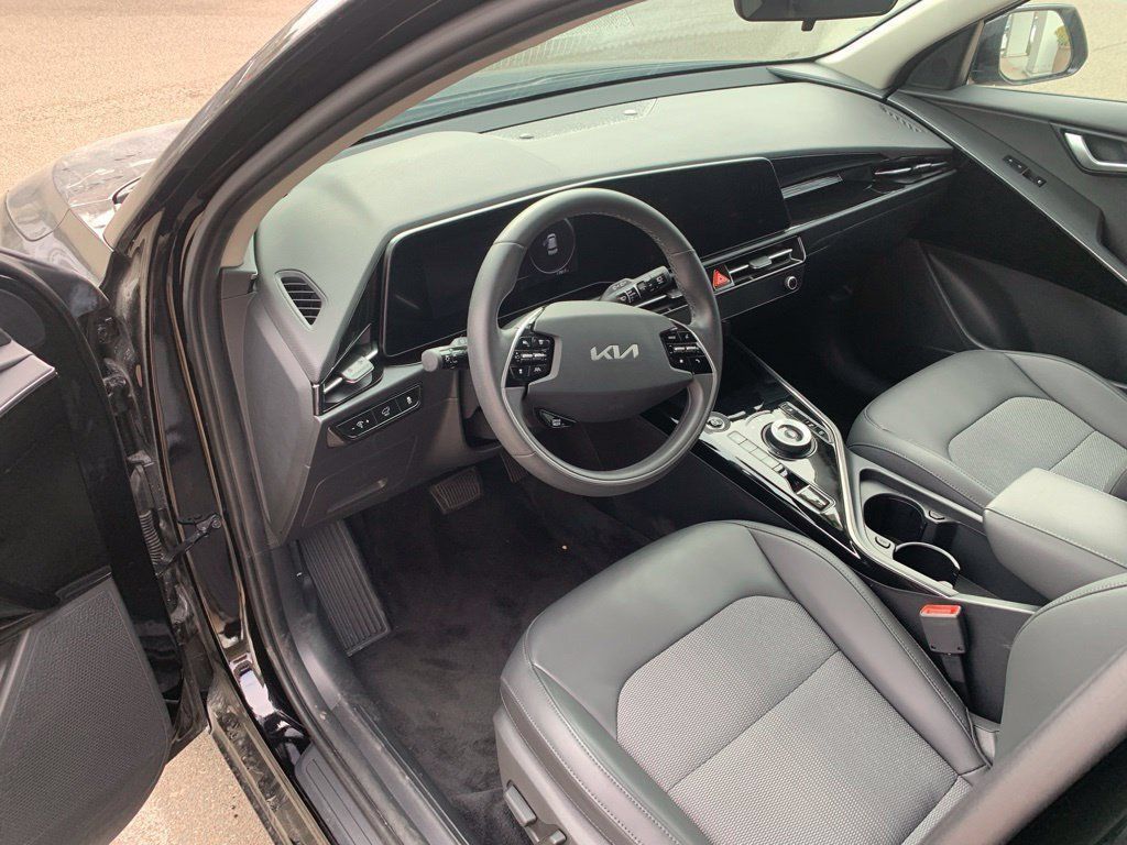 Certified 2024 Kia Niro Wind FWD image 10