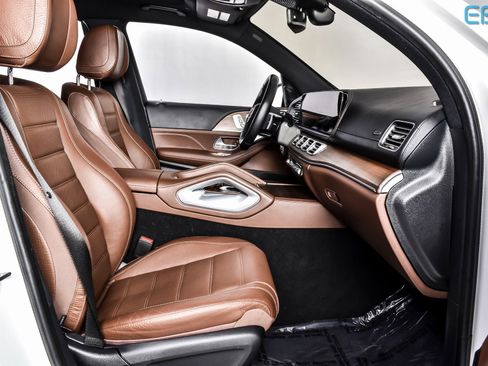 Used 2024 Mercedes-Benz GLS 580 4MATIC image 25