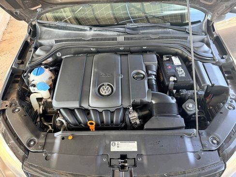 Used 2011 Volkswagen Jetta SE FWD image 23