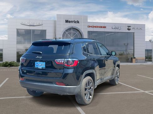 Used 2025 Jeep Compass Limited w/ Sun & Sound Group AWD/4WD image 6