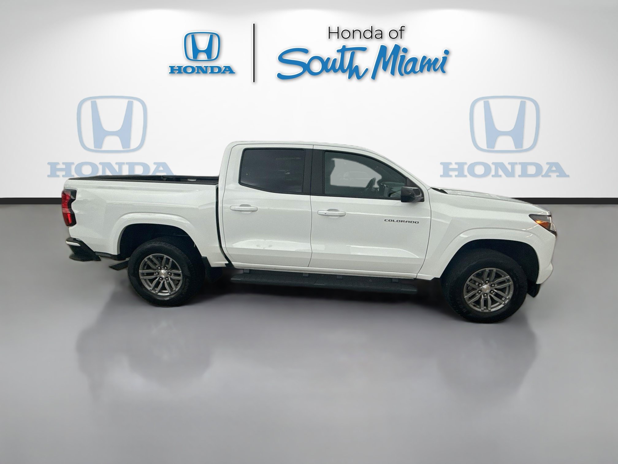 Used 2024 Chevrolet Colorado LT w/ LT Convenience Package RWD image 8