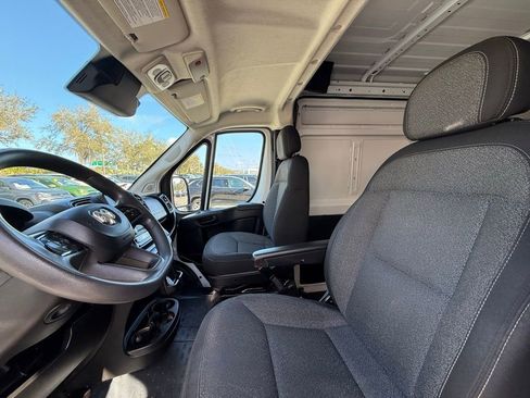 Used 2024 RAM ProMaster 2500 w/ Convenience Group image 21