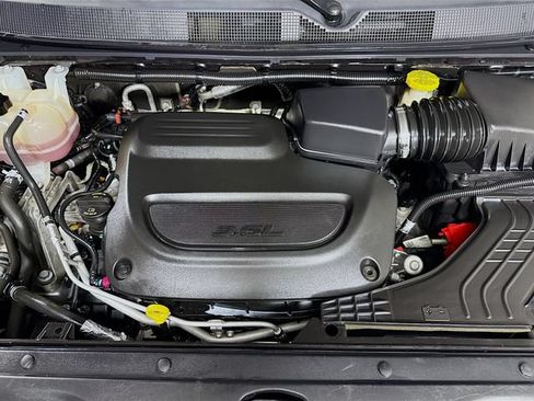 Used 2020 Chrysler Pacifica Limited FWD image 36