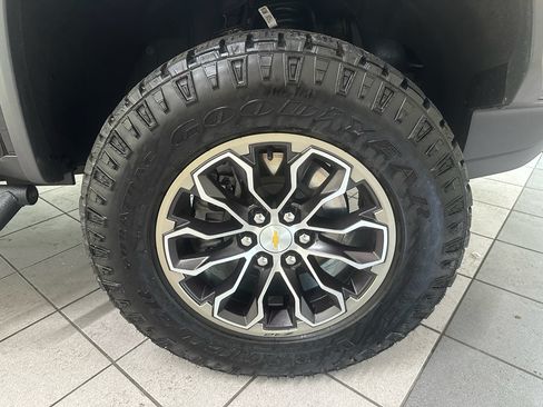 Used 2022 Chevrolet Colorado ZR2 AWD/4WD image 13