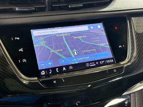 Used 2024 Cadillac XT6 Sport w/ Technology Package AWD/4WD image 15