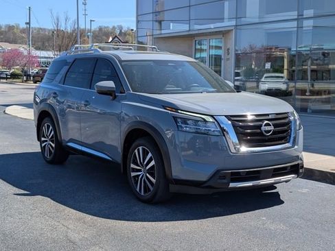 Used 2023 Nissan Pathfinder Platinum w/ Cargo Package image 9