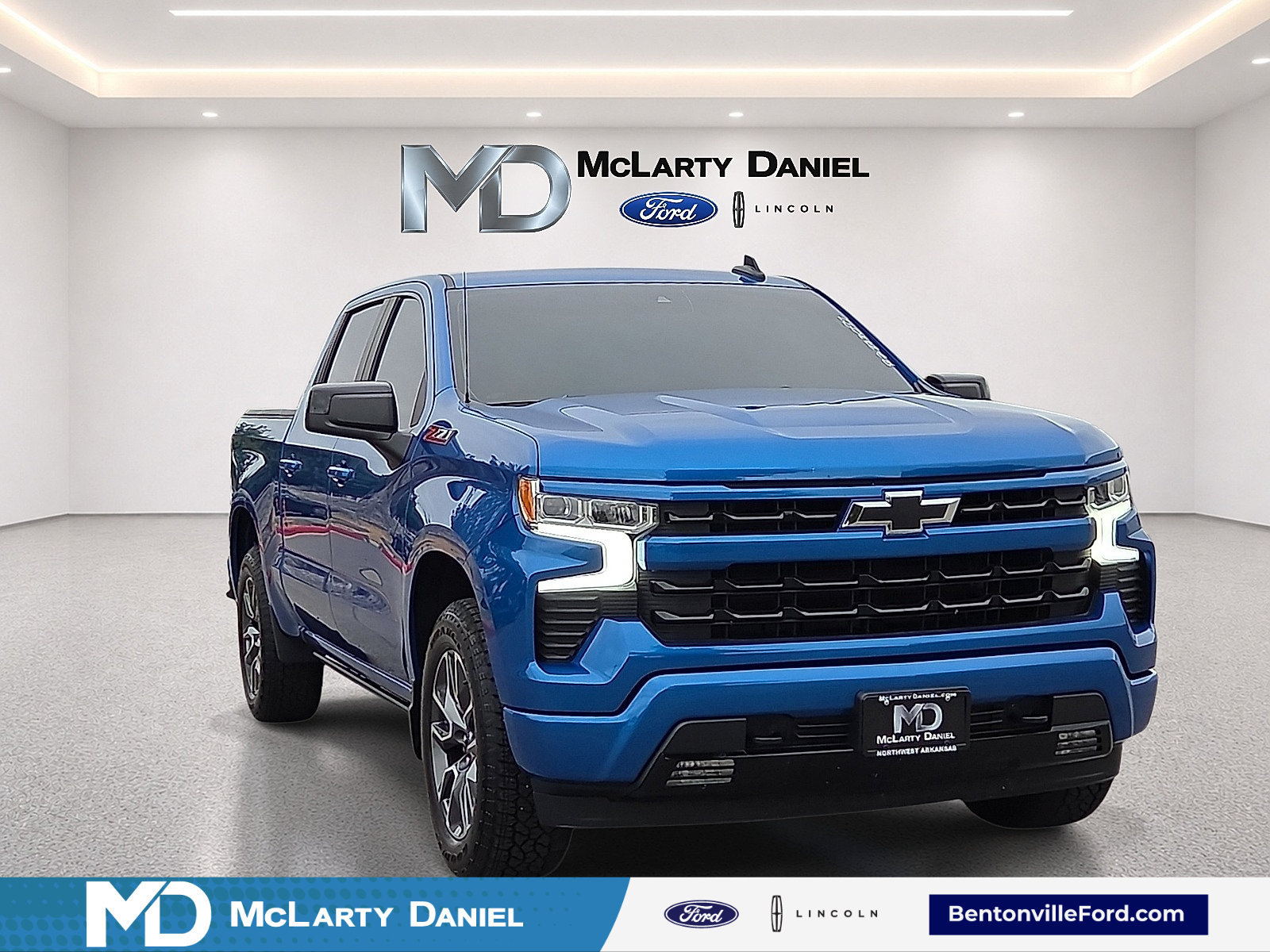Used 2024 Chevrolet Silverado 1500 RST w/ Z71 Off-Road Package AWD/4WD image 1