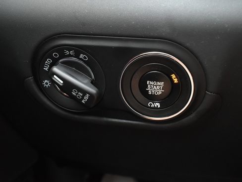 Used 2022 Maserati Levante GT AWD/4WD image 23