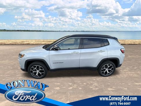 Used 2024 Jeep Compass Limited image 11