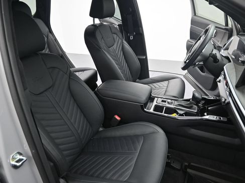 Certified 2025 Kia Sorento SX Prestige AWD/4WD image 12
