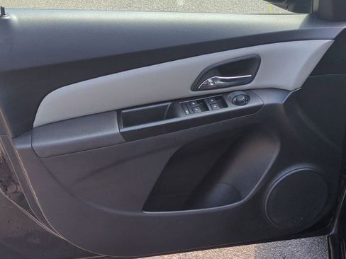 Used 2013 Chevrolet Cruze LS FWD image 11