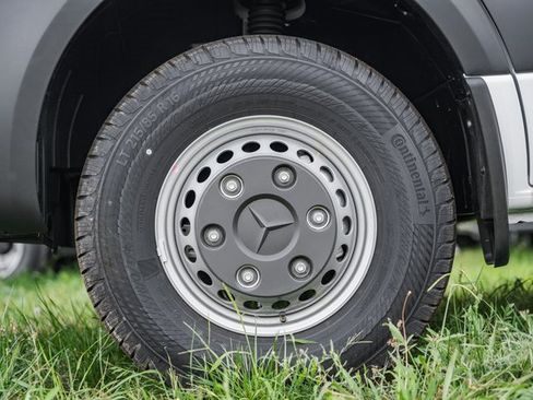 Used 2023 Mercedes-Benz Sprinter 4500 image 11