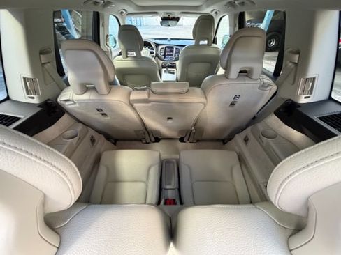Used 2016 Volvo XC90 T6 Momentum AWD/4WD image 16