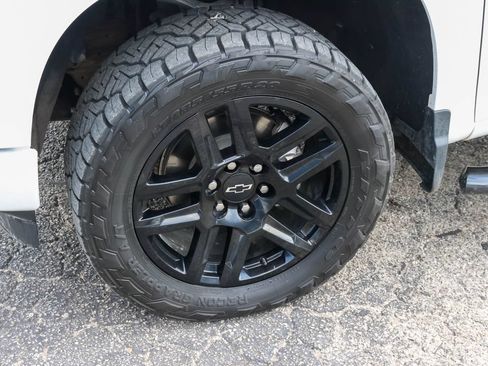 Used 2023 Chevrolet Silverado 1500 Custom AWD/4WD image 27