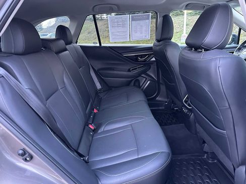 Used 2022 Subaru Outback Limited image 12