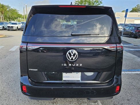 New 2025 Volkswagen ID. Buzz Pro S image 12
