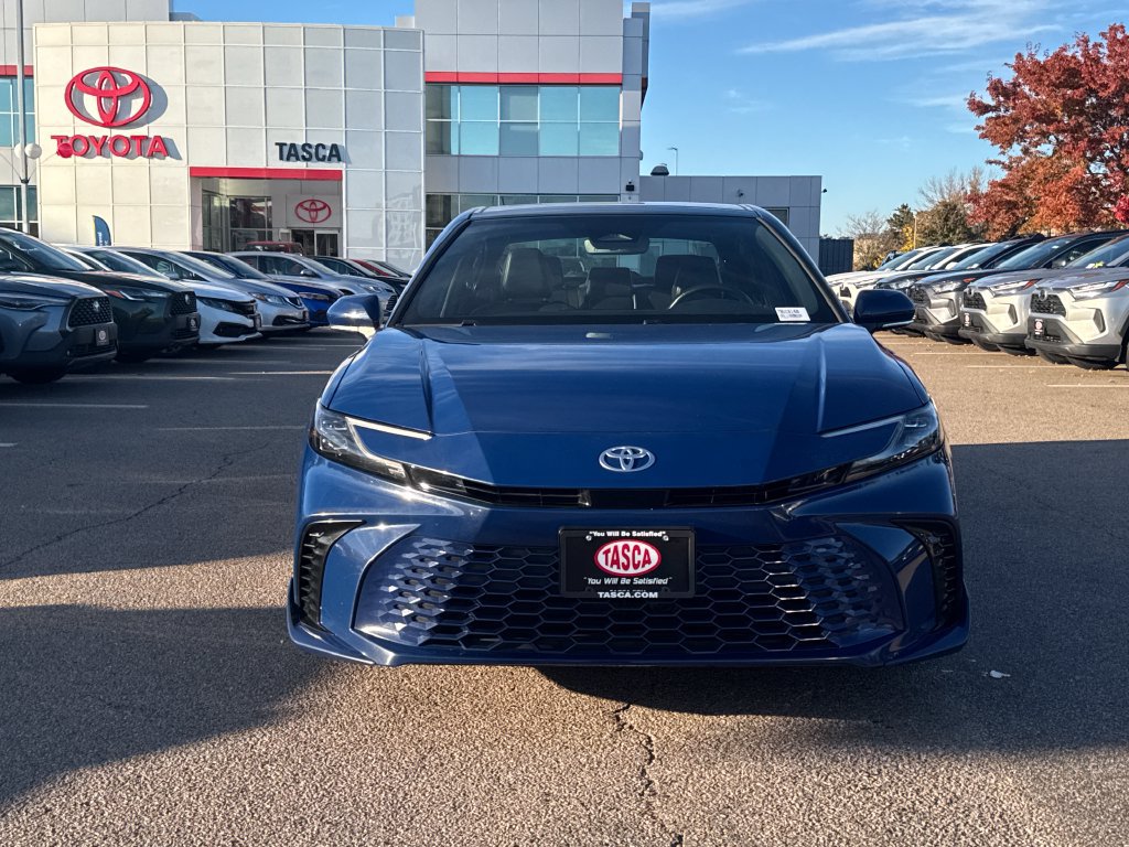 Used 2025 Toyota Camry XSE AWD/4WD image 2