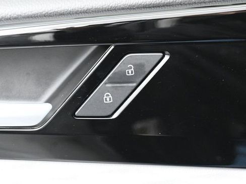 Used 2024 Volkswagen Taos S image 13