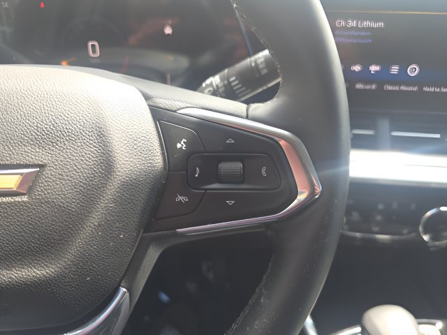 Used 2025 Chevrolet Trax LT w/ LT Convenience Package FWD image 15