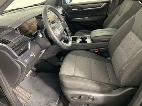 Used 2025 GMC Acadia Elevation image 12