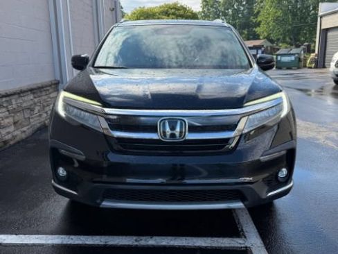 Used 2019 Honda Pilot Touring image 2