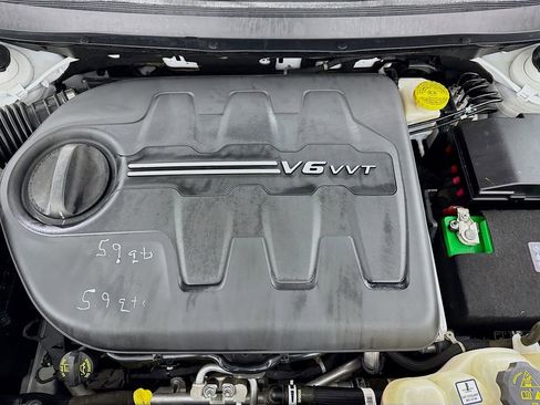 Used 2020 Jeep Cherokee Limited image 39