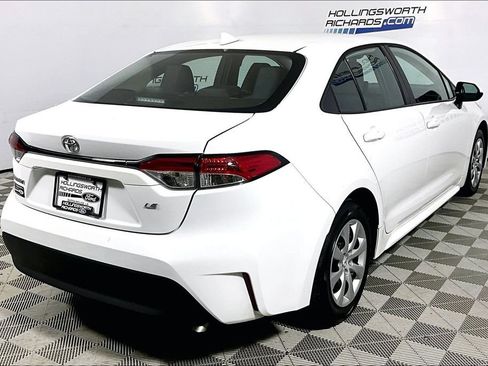 Used 2026 Toyota Corolla LE FWD image 9