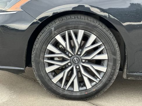 Used 2024 Nissan Altima 2.5 SV image 27