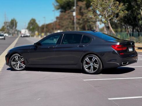 Used 2017 BMW 750i RWD image 16