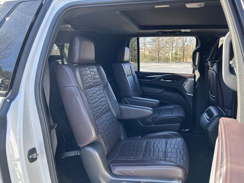 Used 2023 Cadillac Escalade ESV Sport Platinum image 50