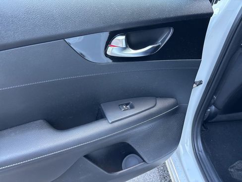 Used 2019 Kia Forte S image 5