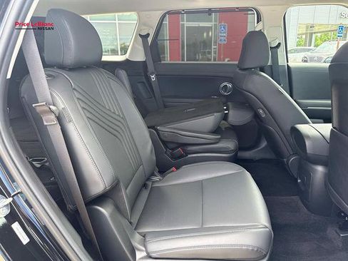 Used 2026 Hyundai Palisade SEL FWD image 9