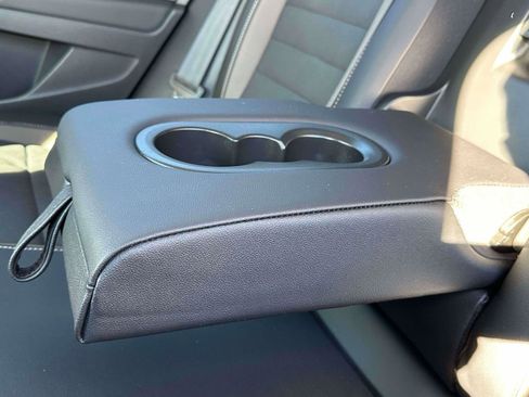 Certified 2022 Volkswagen Taos SEL image 10