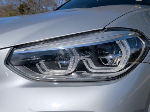 Used 2019 BMW X4 M40i w/ Driving Assistance Package image 3