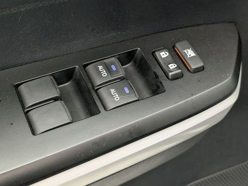 Used 2018 Toyota Tundra Limited w/ Limited Premium Package image 11