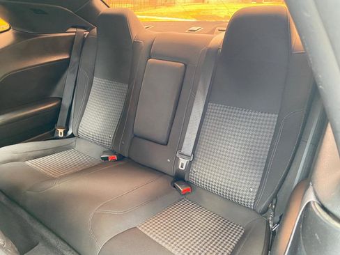 Used 2016 Dodge Challenger SXT image 32