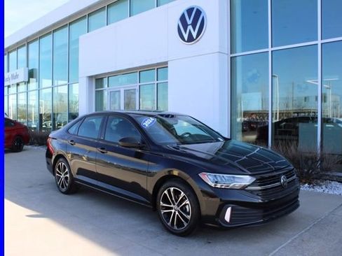 Used 2024 Volkswagen Jetta Sport FWD image 1