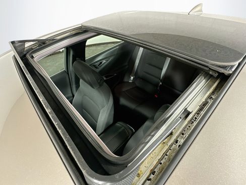 Used 2023 Chevrolet Malibu LT FWD image 20